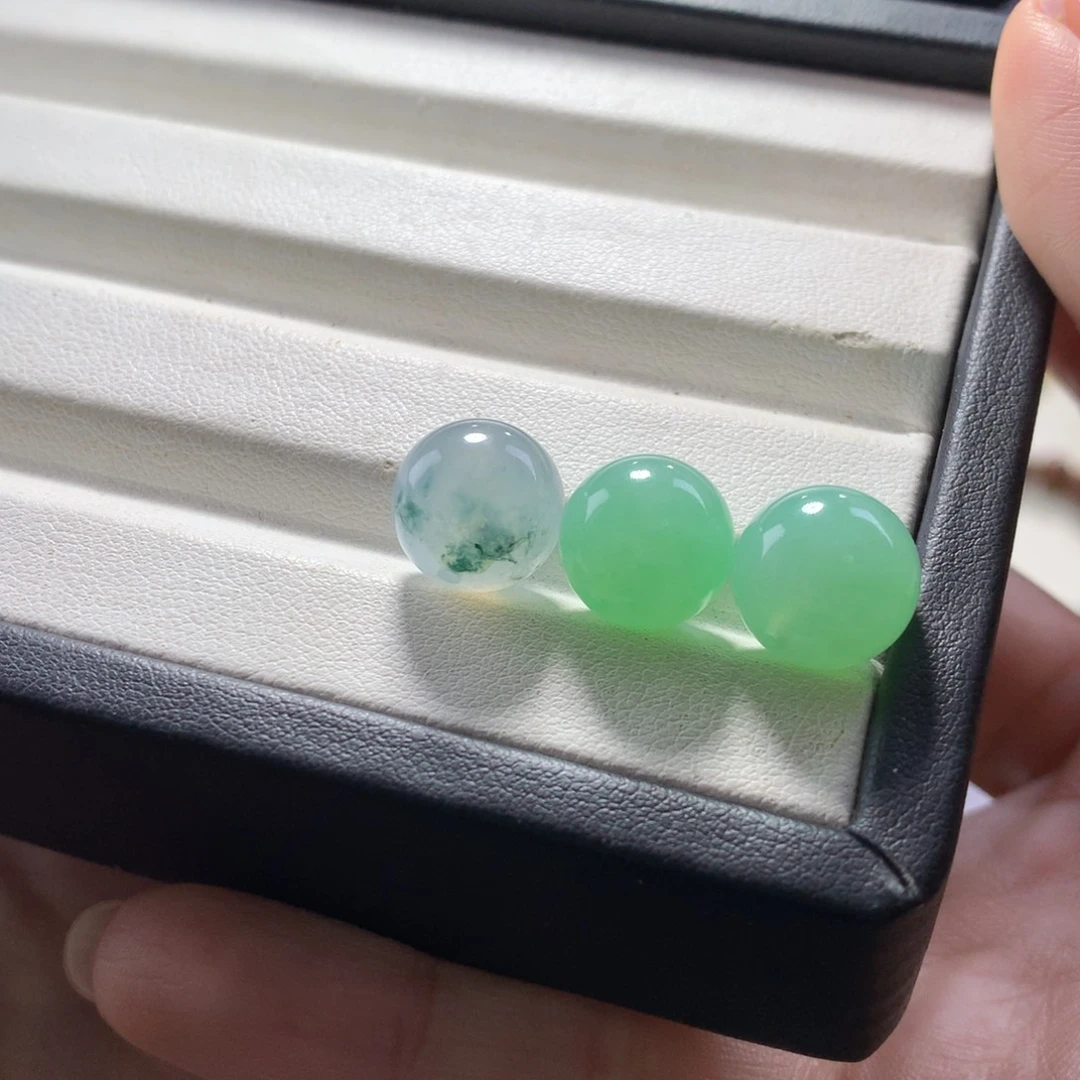 翡翠未镶嵌手串卡11飘花和绿