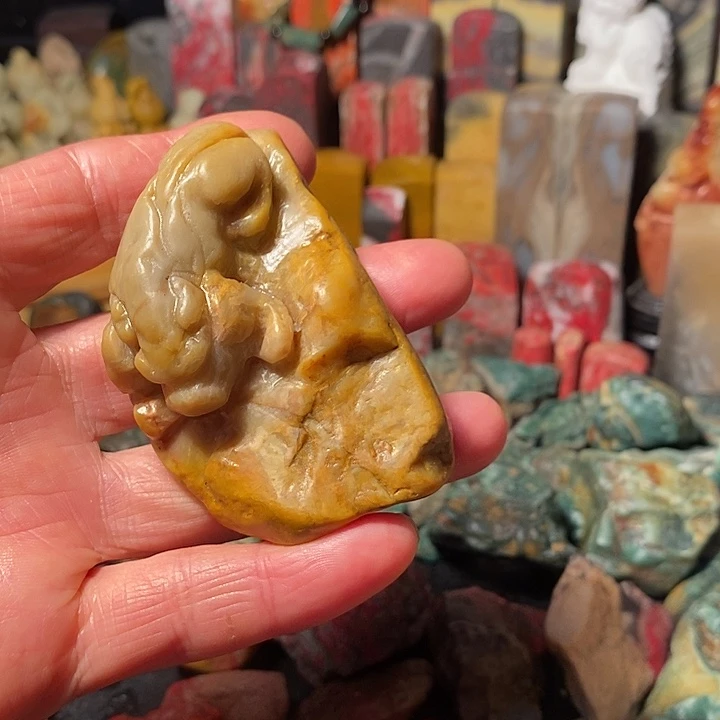 昌化鸡血石手玩件