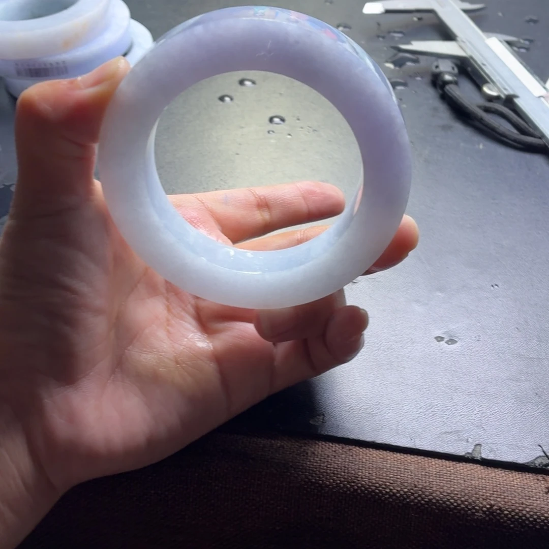 定制翡翠未镶嵌翡翠手镯