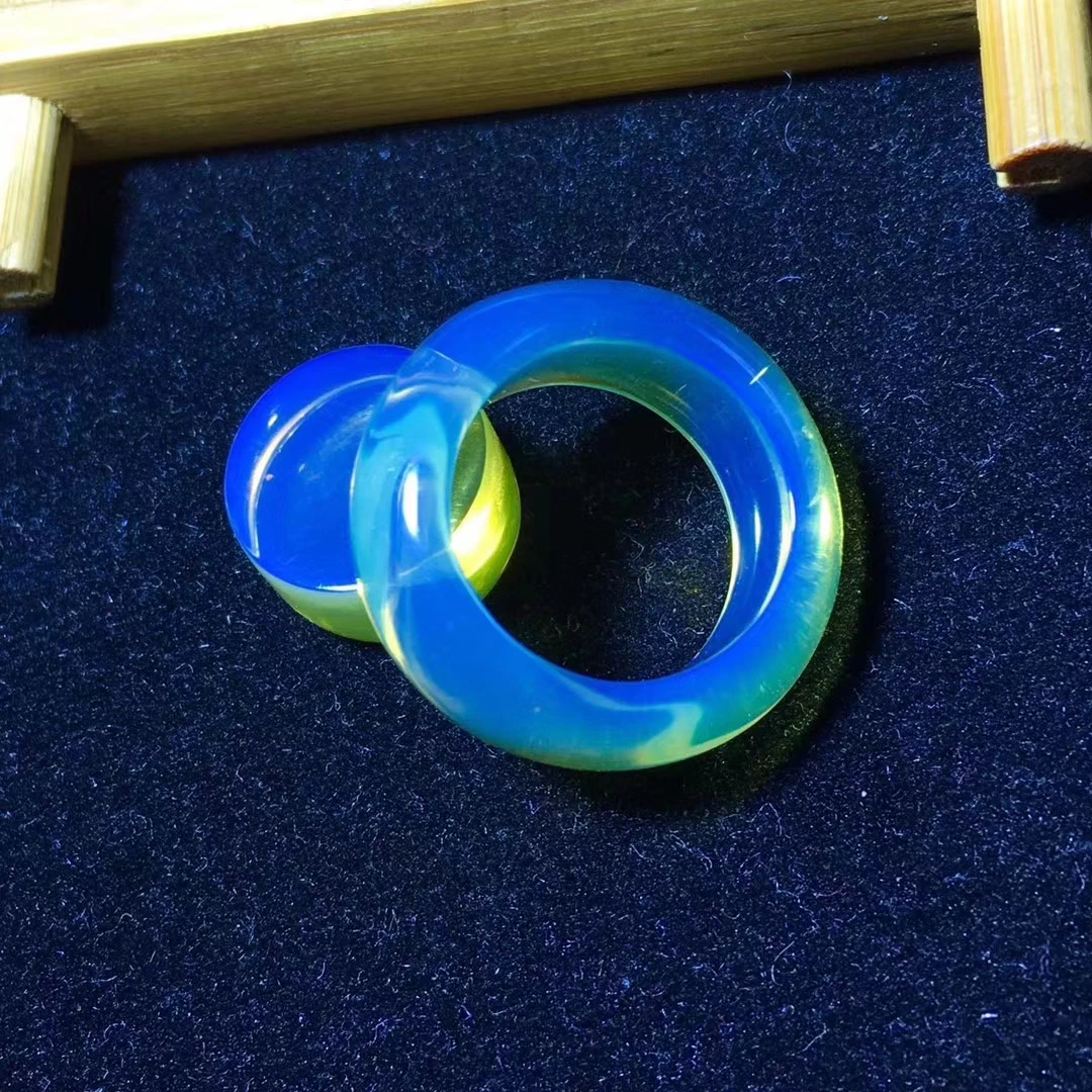 缅甸蓝珀天空蓝指环,珀体干净,无裂冰,规格(全圈口),重4克