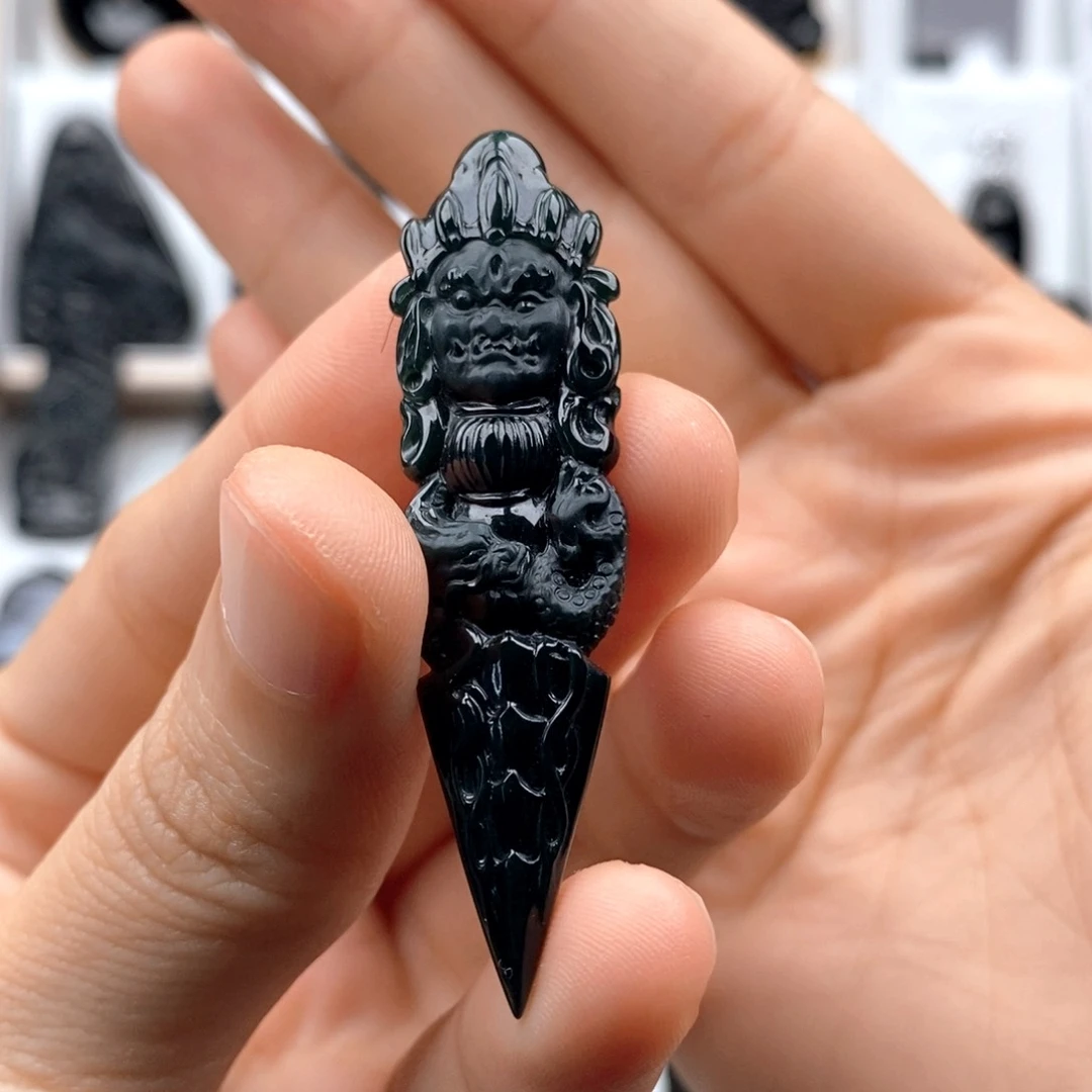 颈饰未镶嵌翡翠金刚杵