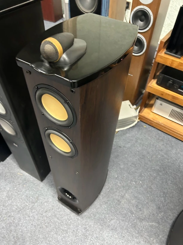 HW落地音响一对不包邮成色可以