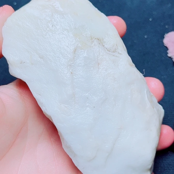 和田玉（糖玉）未镶嵌珠宝奇石