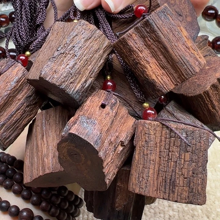 藤类缅甸小叶降真香随形吊坠