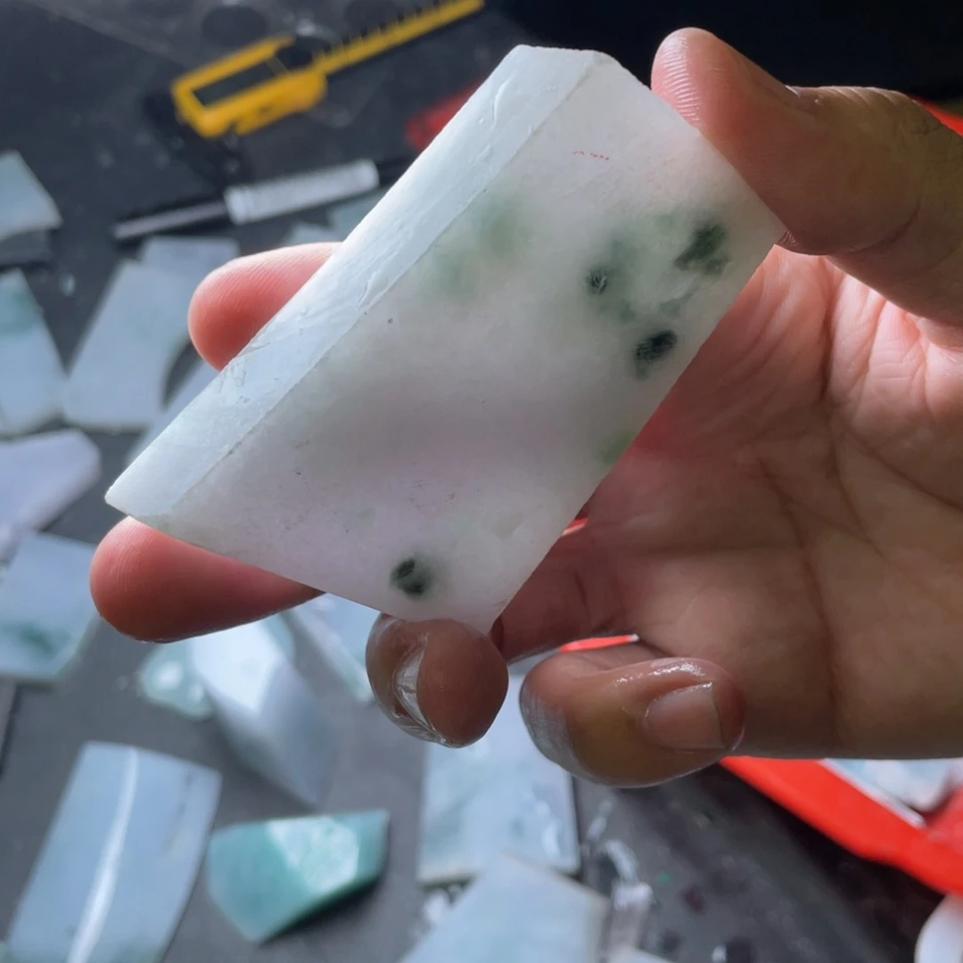 未镶嵌定制翡翠