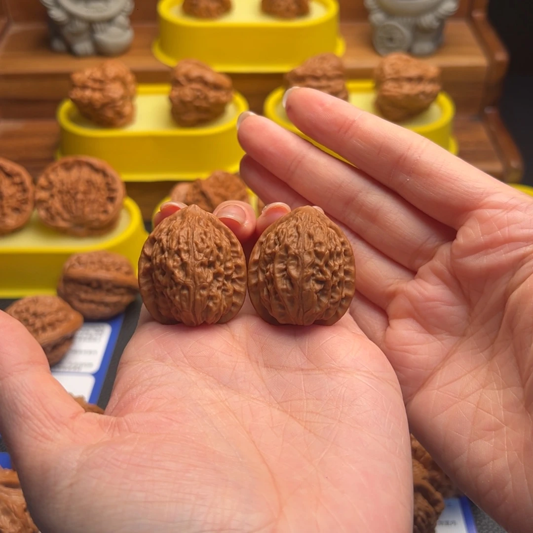 核桃03全品金牛小手捻31尺