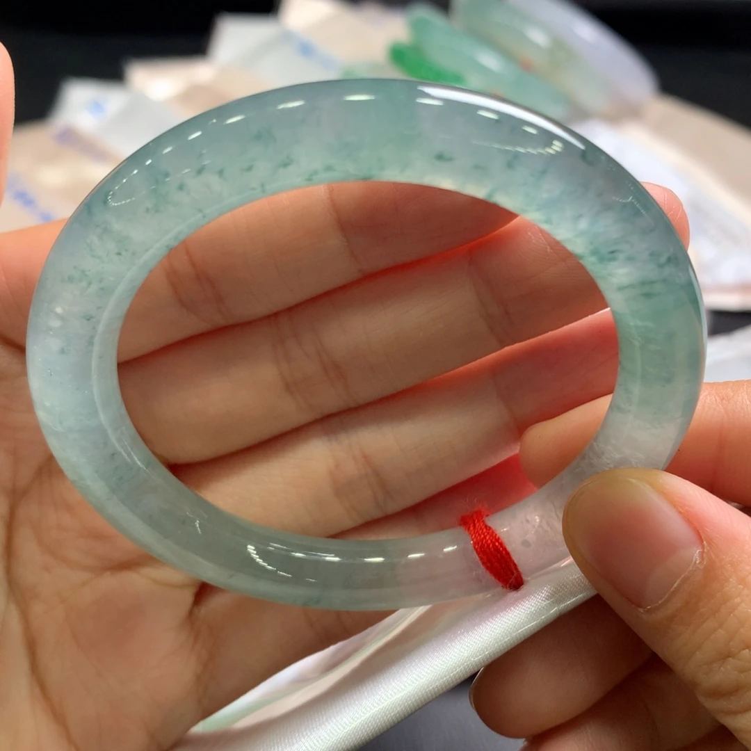 翡翠未镶嵌手镯40号炸光