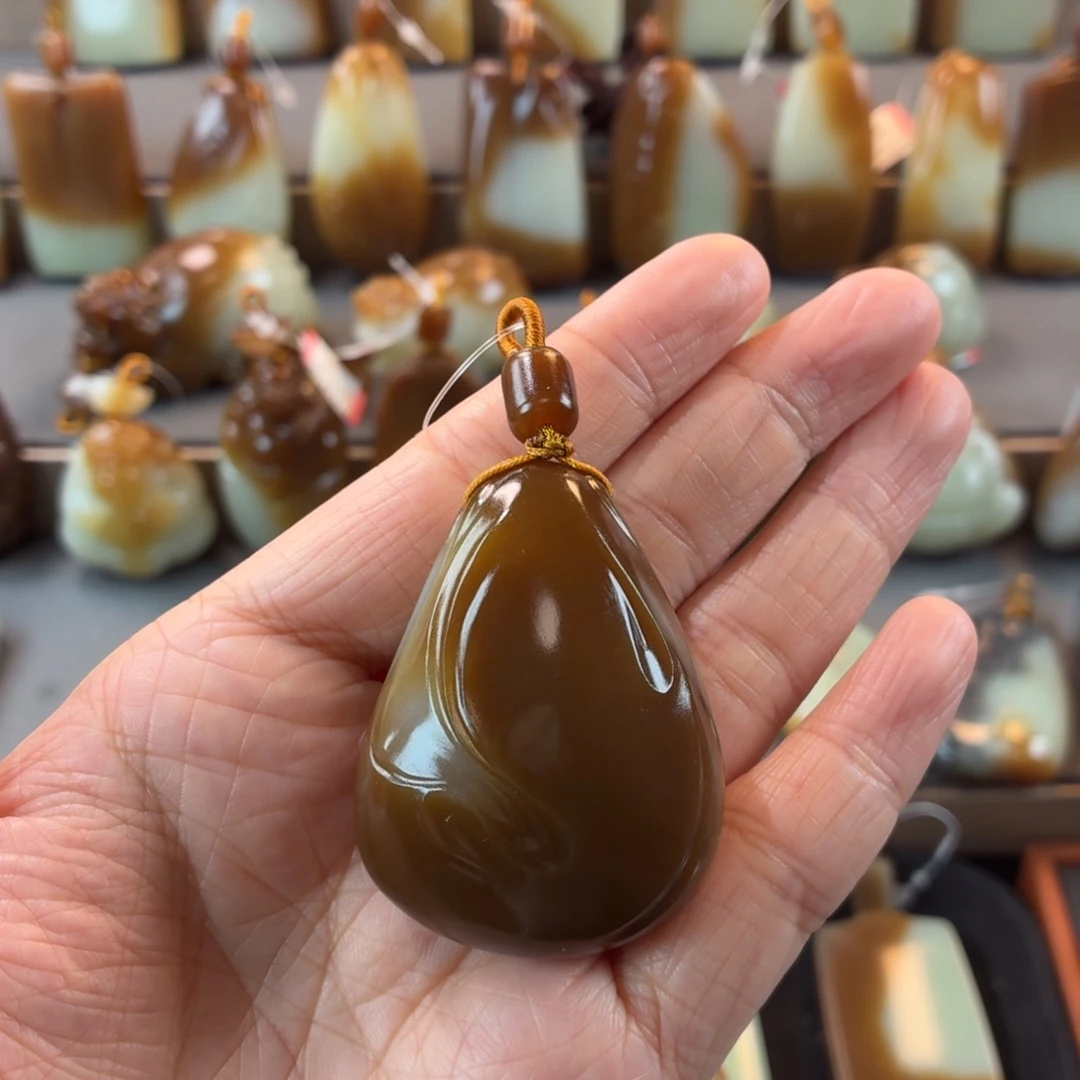 和田玉（糖玉）未镶嵌颈饰