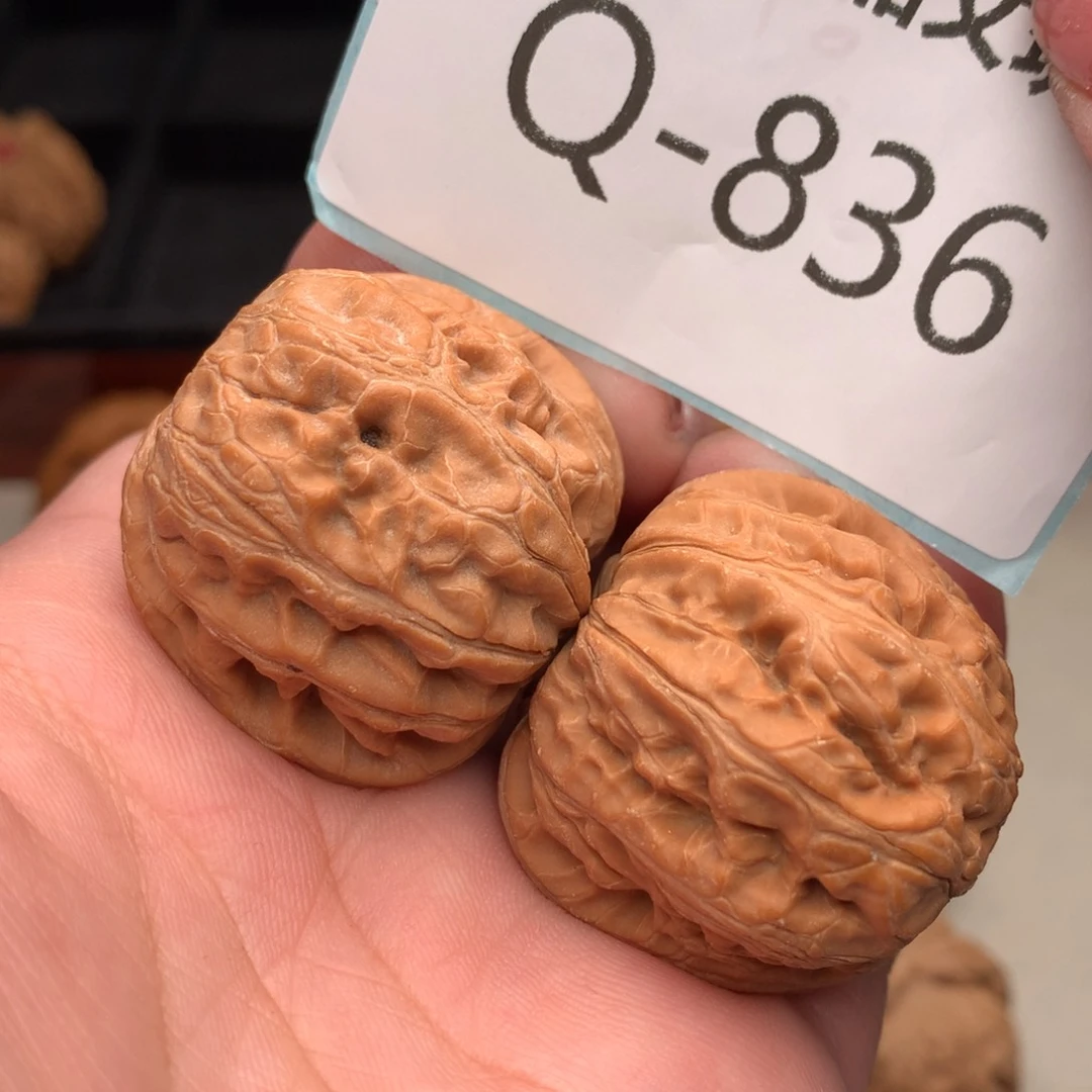 文玩核桃把件39元宝……….