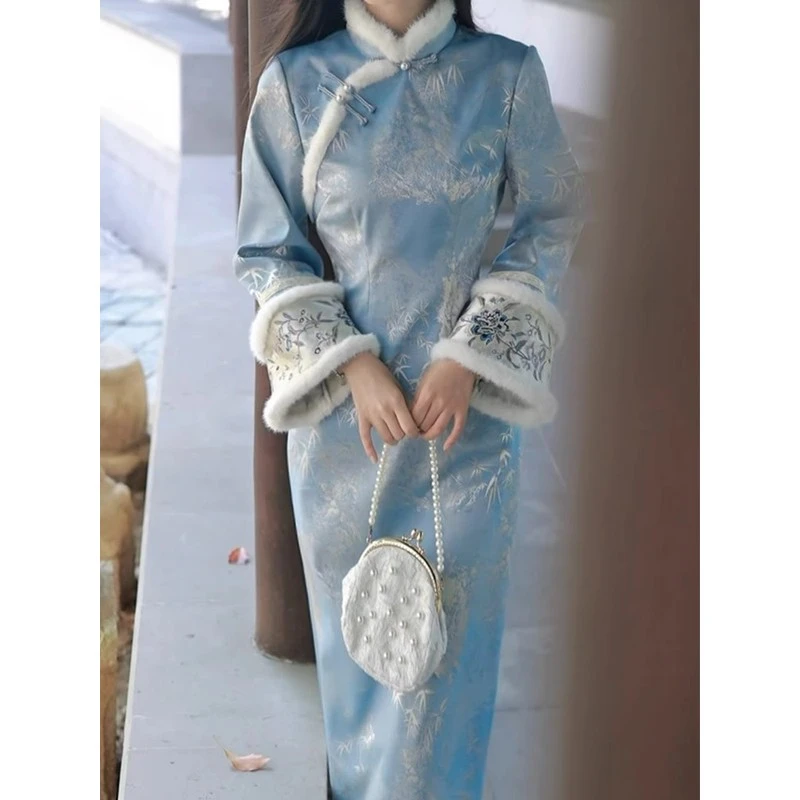 画报夫人蓝色淑女范冬季新款加绒保暖毛绒领旗袍新中式倒大袖