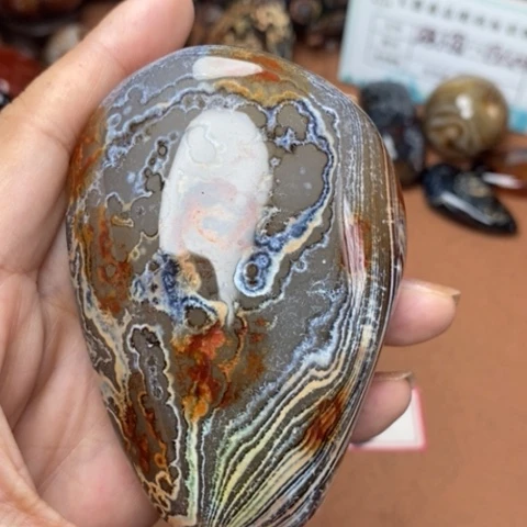 未镶嵌颈饰玛瑙/玉髓果**熟