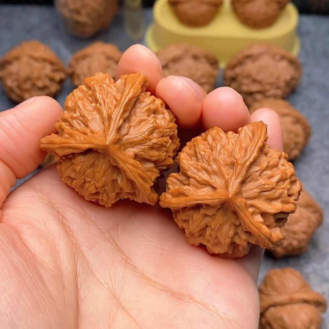 文玩核桃把件三棱正奔40全品