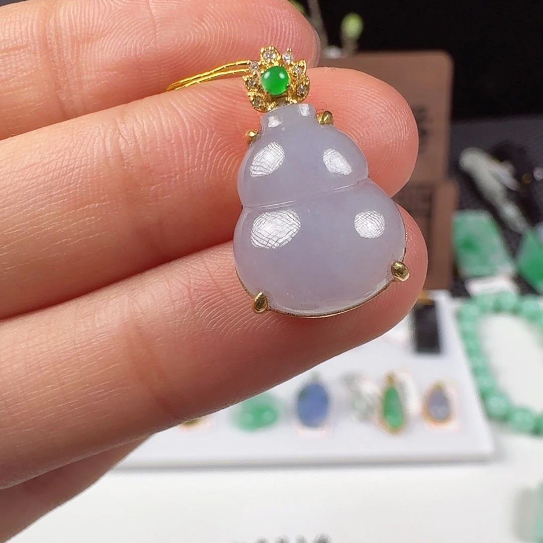 翡翠18K金镶嵌颈饰