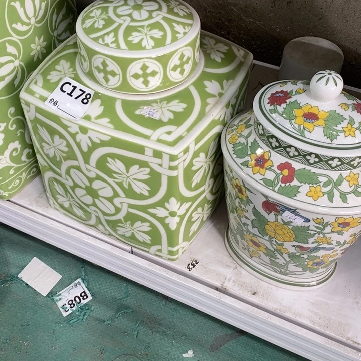 摆件李*瑜手绘陶瓷彩绘罐子两个