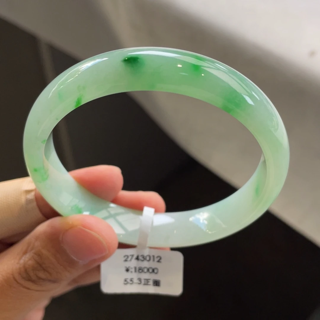 翡翠未镶嵌手镯回流/冰绿手镯（强推捡漏）