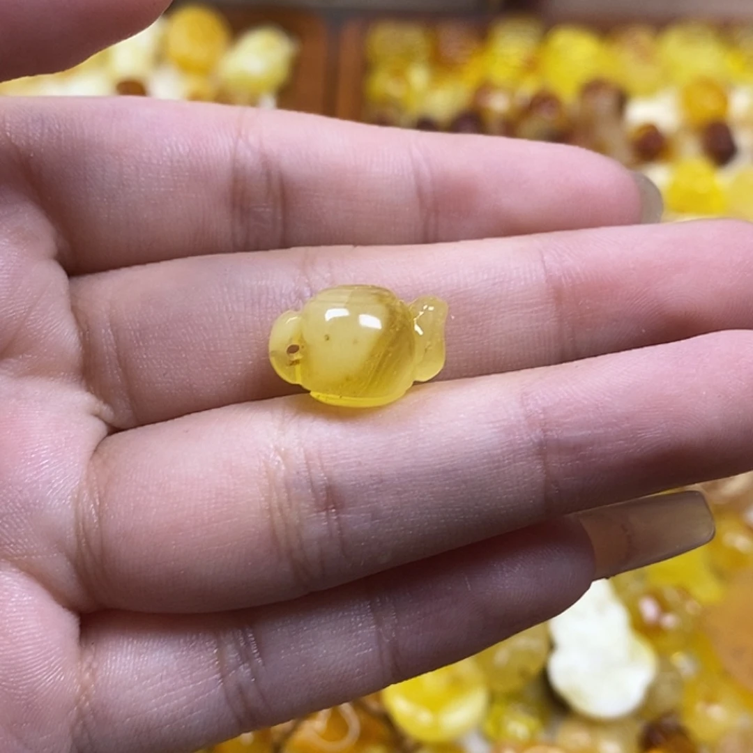 琥珀未镶嵌珠宝奇石