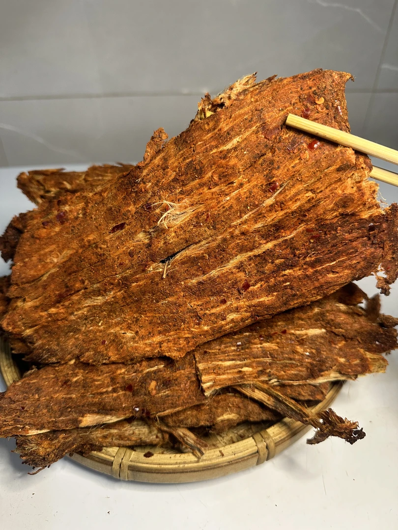 德宏保月傣家牛干巴手撕干巴