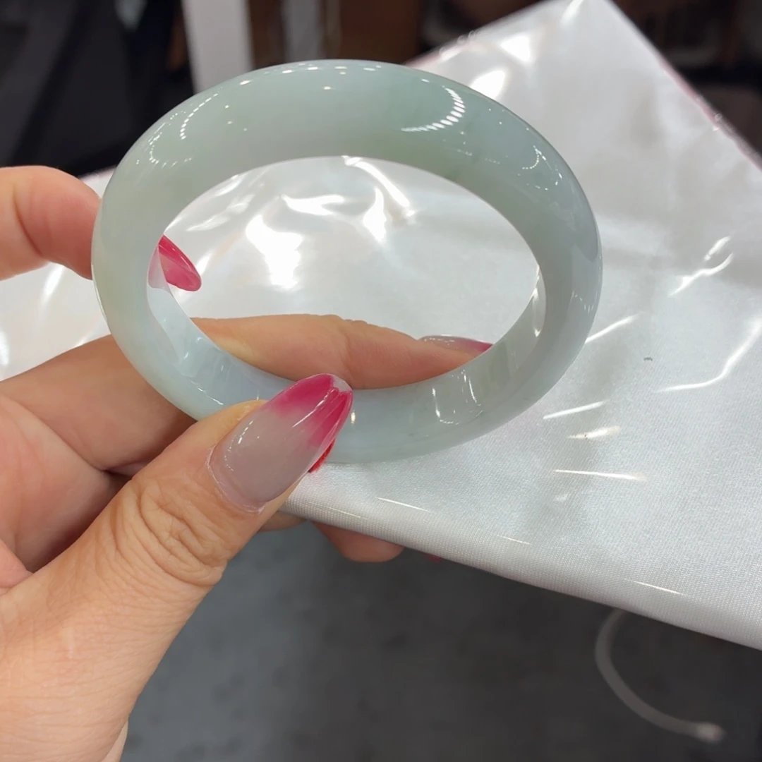 静***翡翠手镯未镶嵌手镯