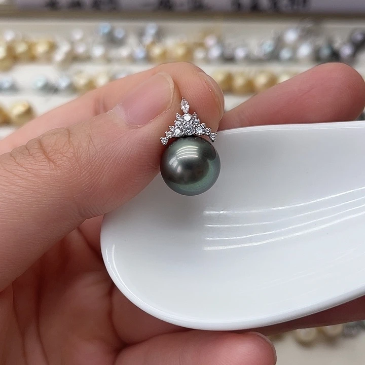 18K金镶嵌海水珍珠吊坠(不含链)