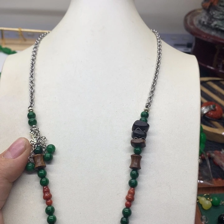 颈饰未镶嵌翡翠吊坠