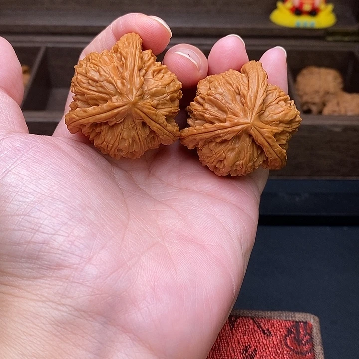 嗦***两把件文玩核桃白奔
