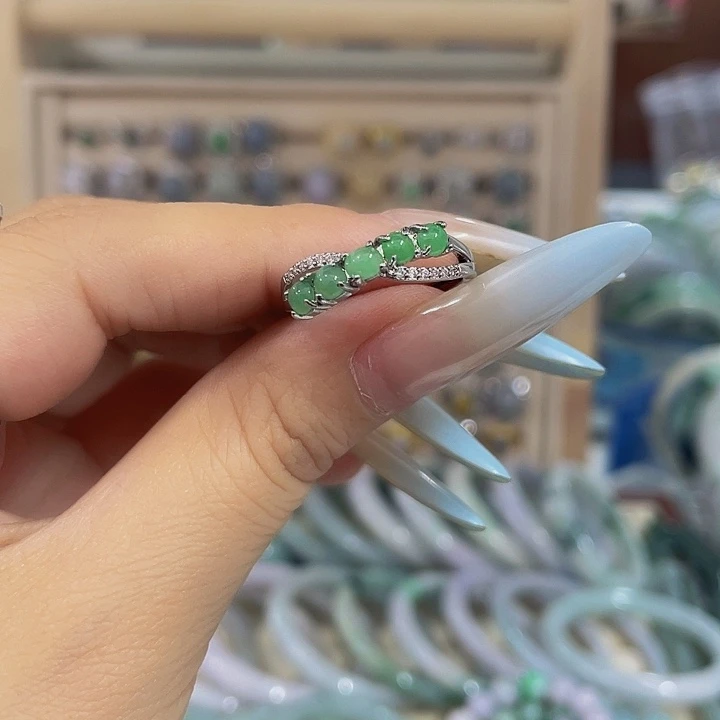 颈饰未镶嵌翡翠天然翡翠Ａ货