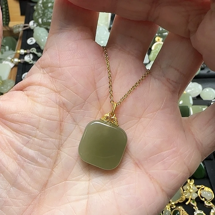 颈饰银S925镶嵌和田玉