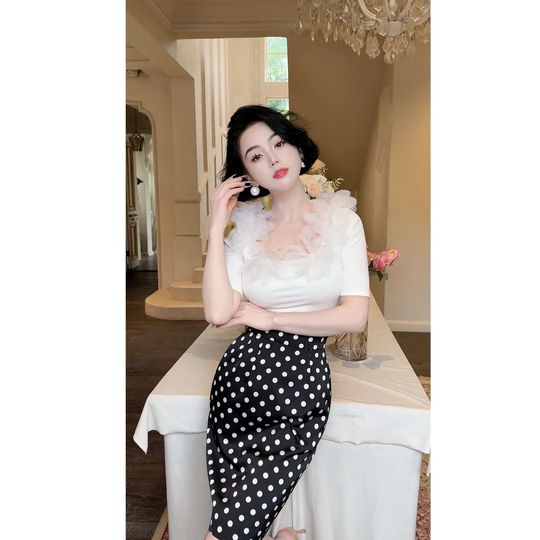 LYXJ【弗拉格花语】黑白色上衣紧身显瘦法式短袖服装蕾丝小众11923