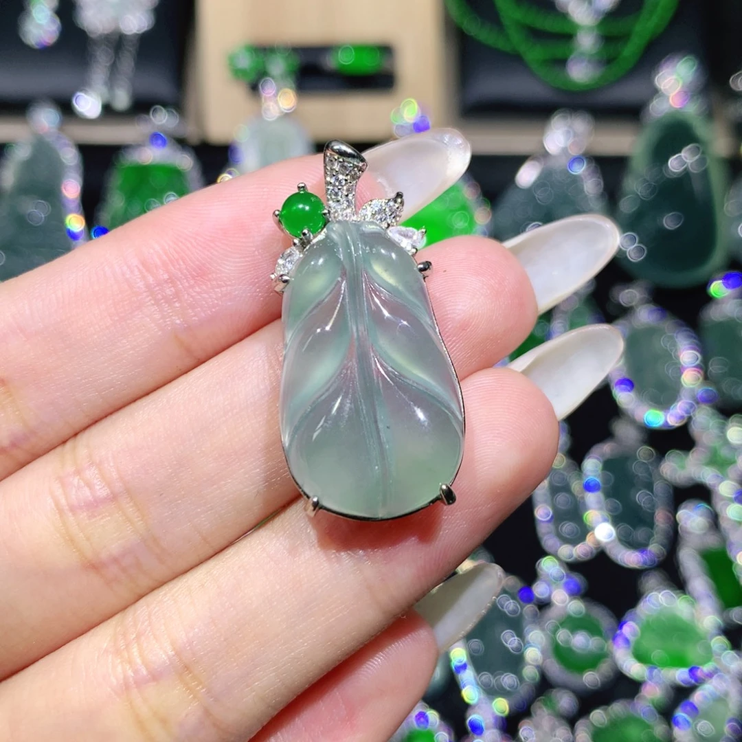 翡翠银S925镶嵌吊坠(赠链)