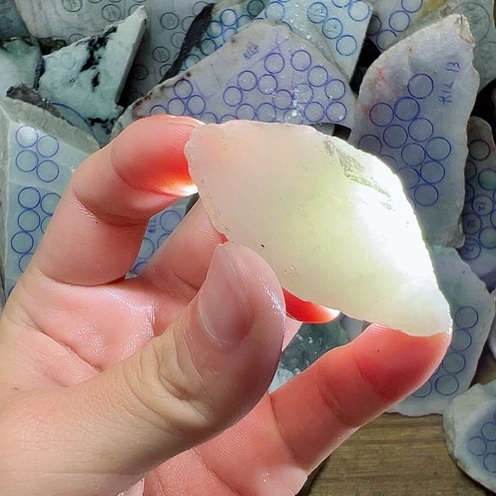 翡翠颈饰未镶嵌纯天然缅甸翡翠