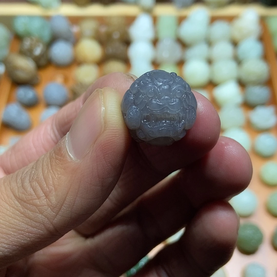 和田玉未镶嵌颈饰定制