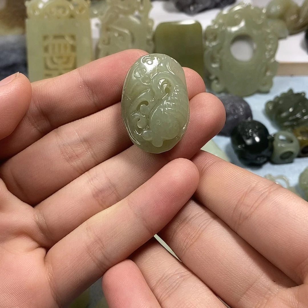 和田玉未镶嵌挂件