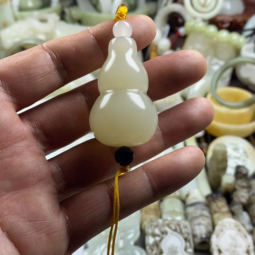 和田玉（糖玉）未镶嵌颈饰