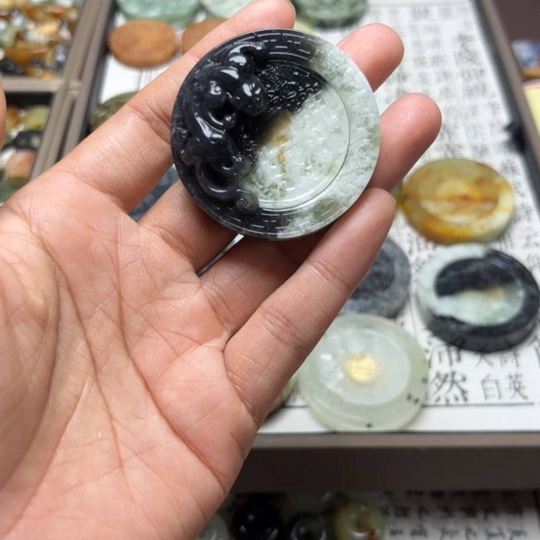 蛇纹石玉合金颈饰