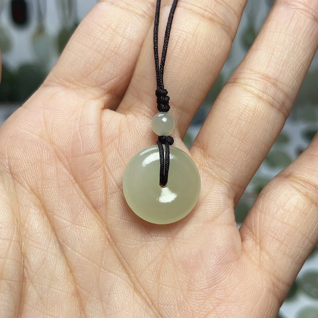 颈饰未镶嵌和田玉（翠青玉）