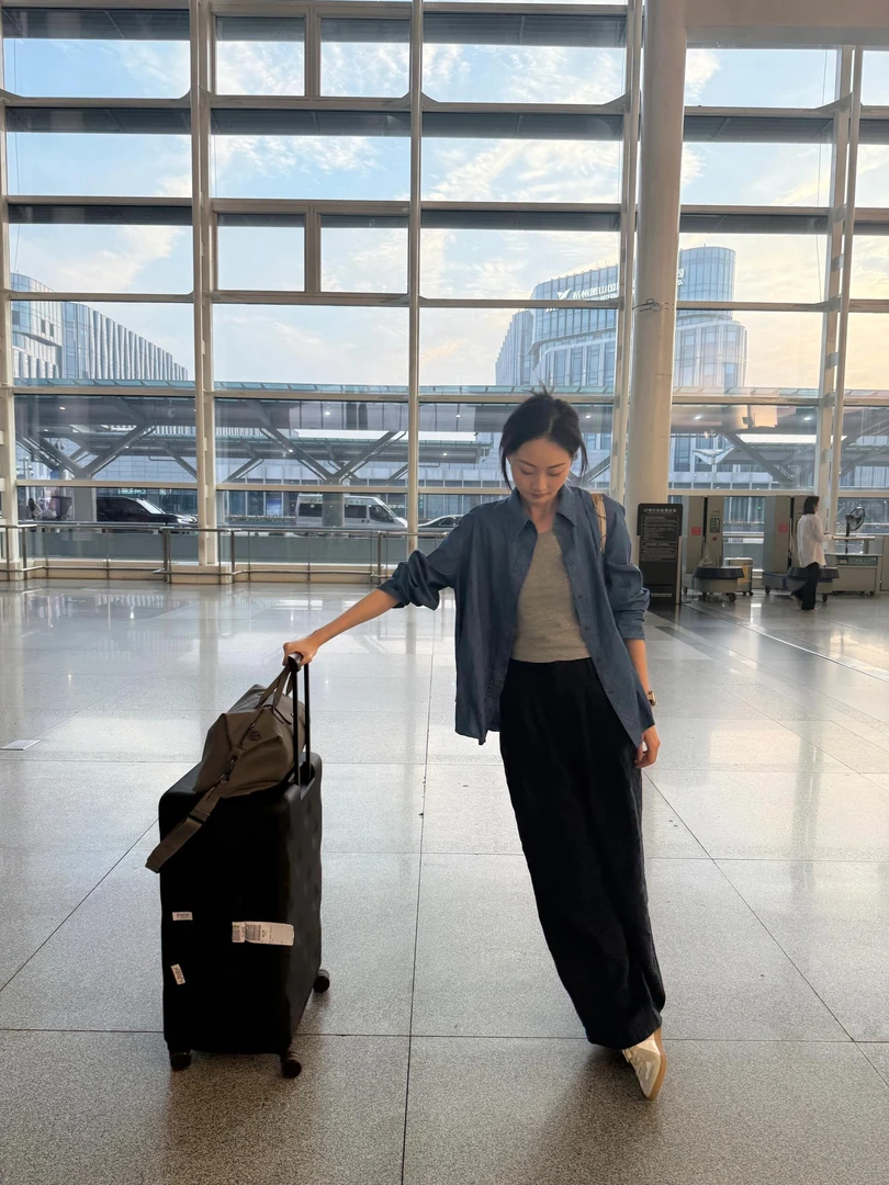 春夏新款韩系通勤高级感内搭显瘦衬衫外套休闲百搭裤子洋气衣服女