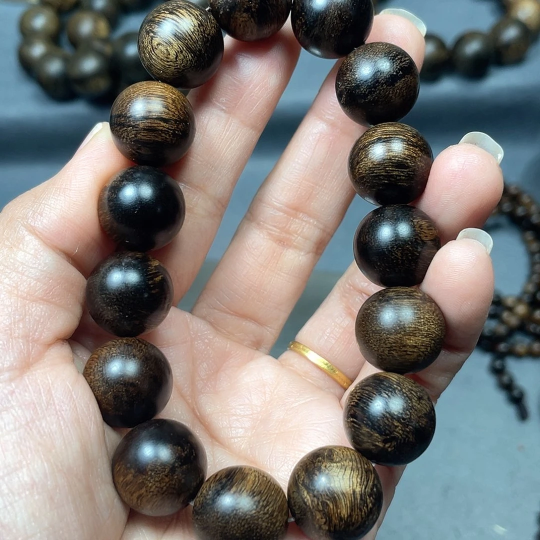 沉香手串白棋瘤疤1.5