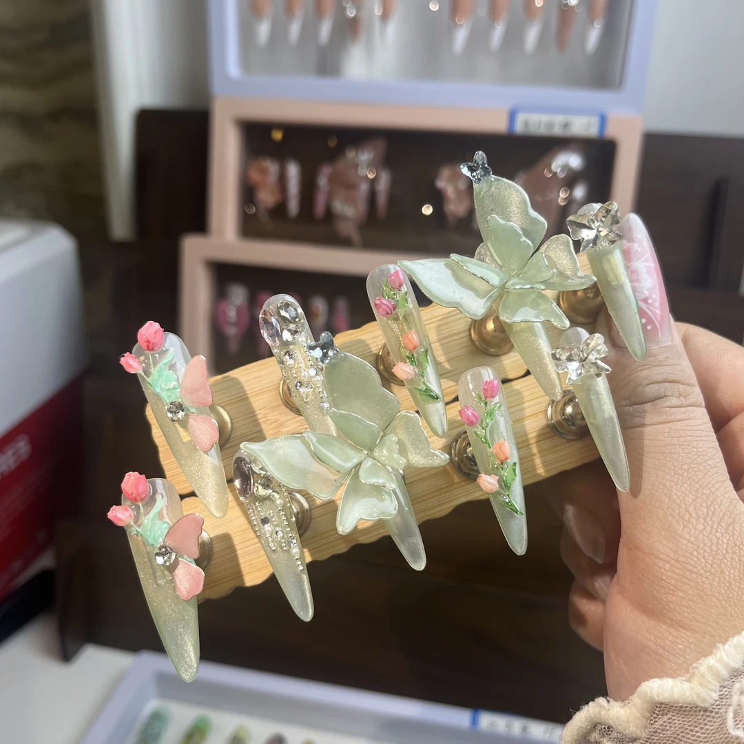 青碟绾花，清冷纯欲风格纯手工穿戴甲彰显独特魅力美甲贴片