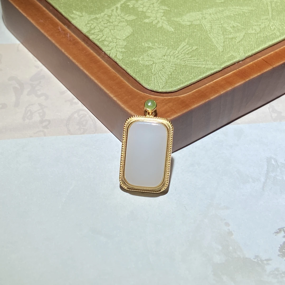 DZ421 S925和田玉白玉无事牌吊坠约卡27.2*15.8*6mm