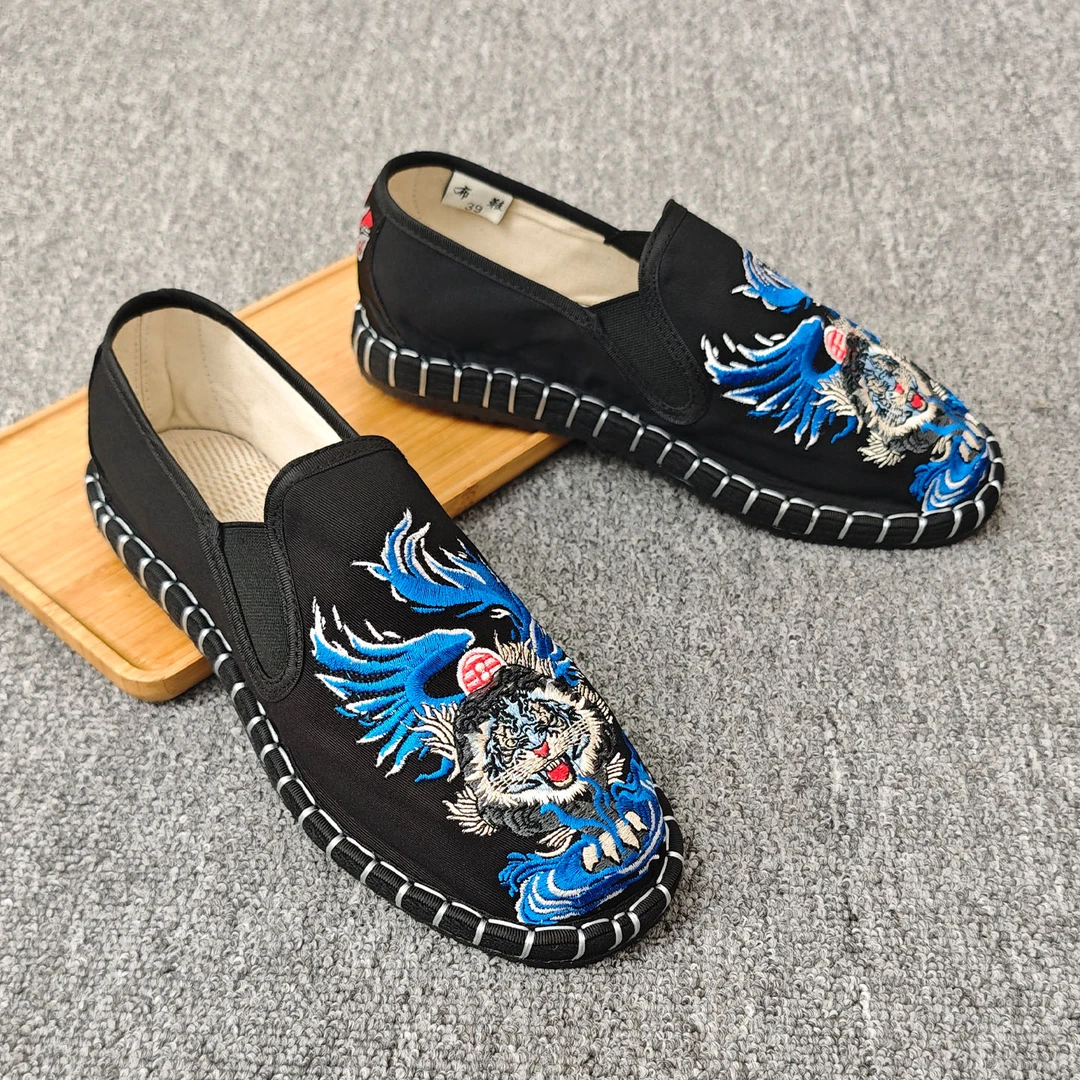 千层底老北京布鞋软底男款2025新款国潮刺绣夏季透气一脚蹬懒人鞋