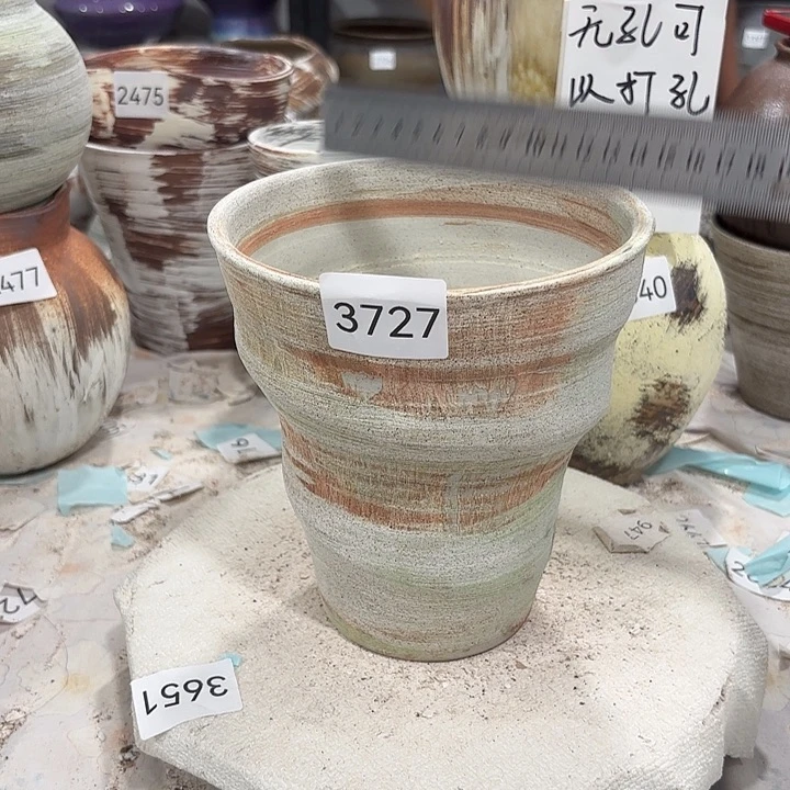 摆件高17，口15，有孔3727