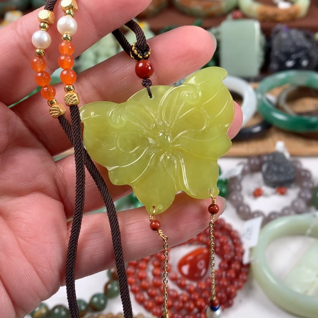 岫玉颈饰未镶嵌吊坠