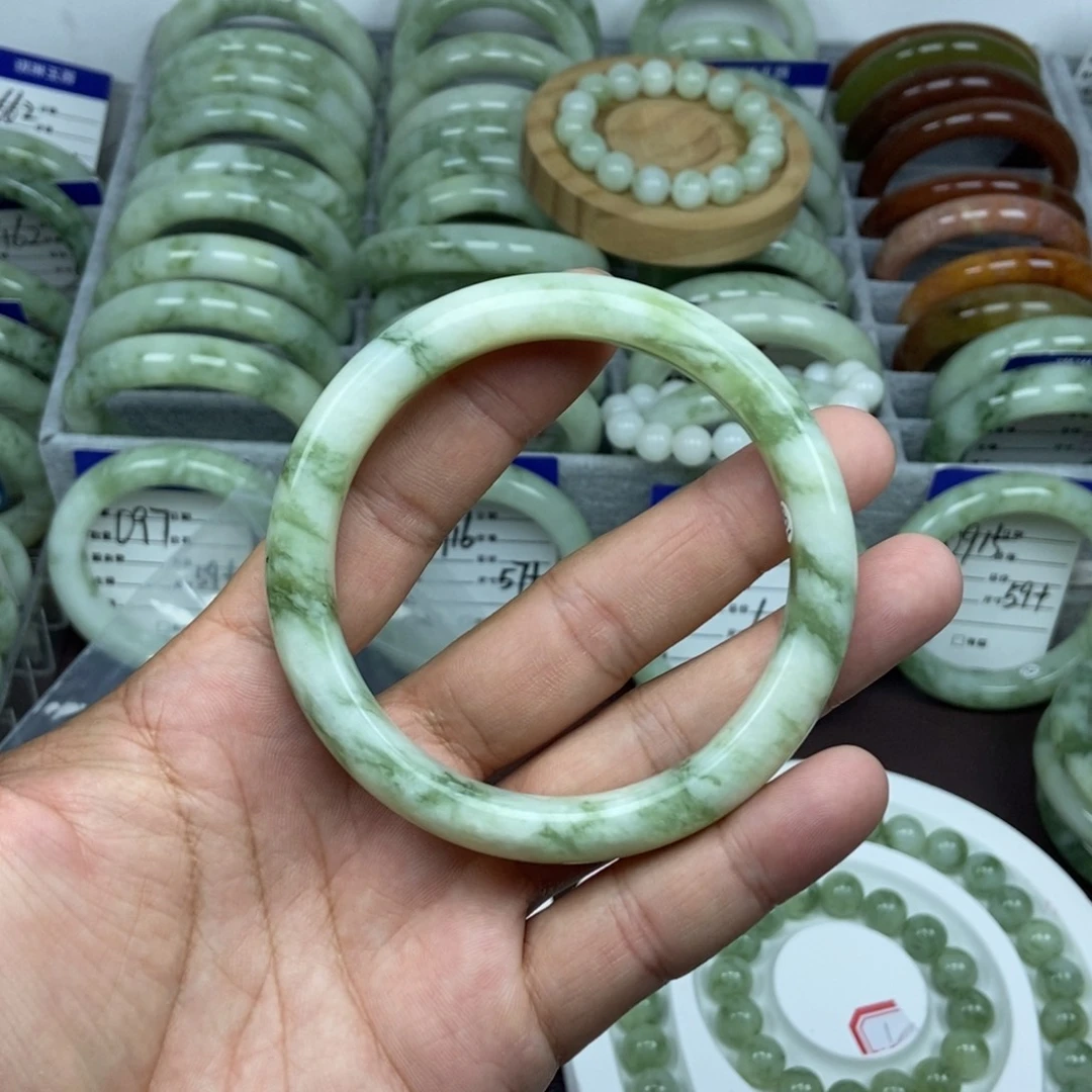淡***香未镶嵌蛇纹石玉手镯