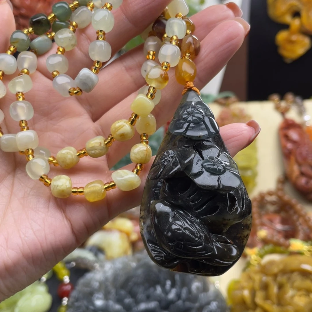 未镶嵌蛇纹石玉颈饰