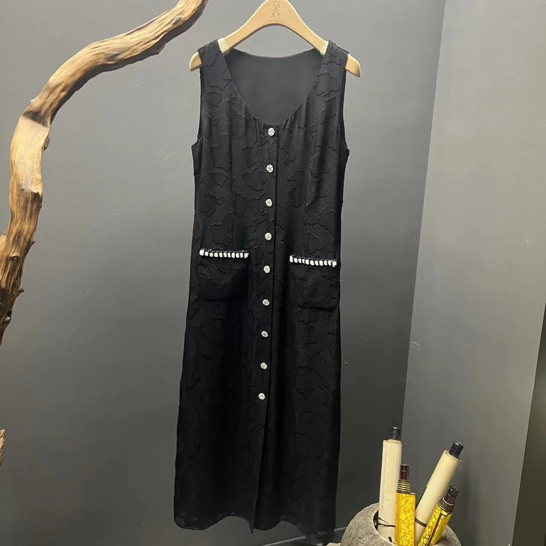 【墨枝】春季新款时尚气质桑蚕丝剪花无袖连衣裙D900A309