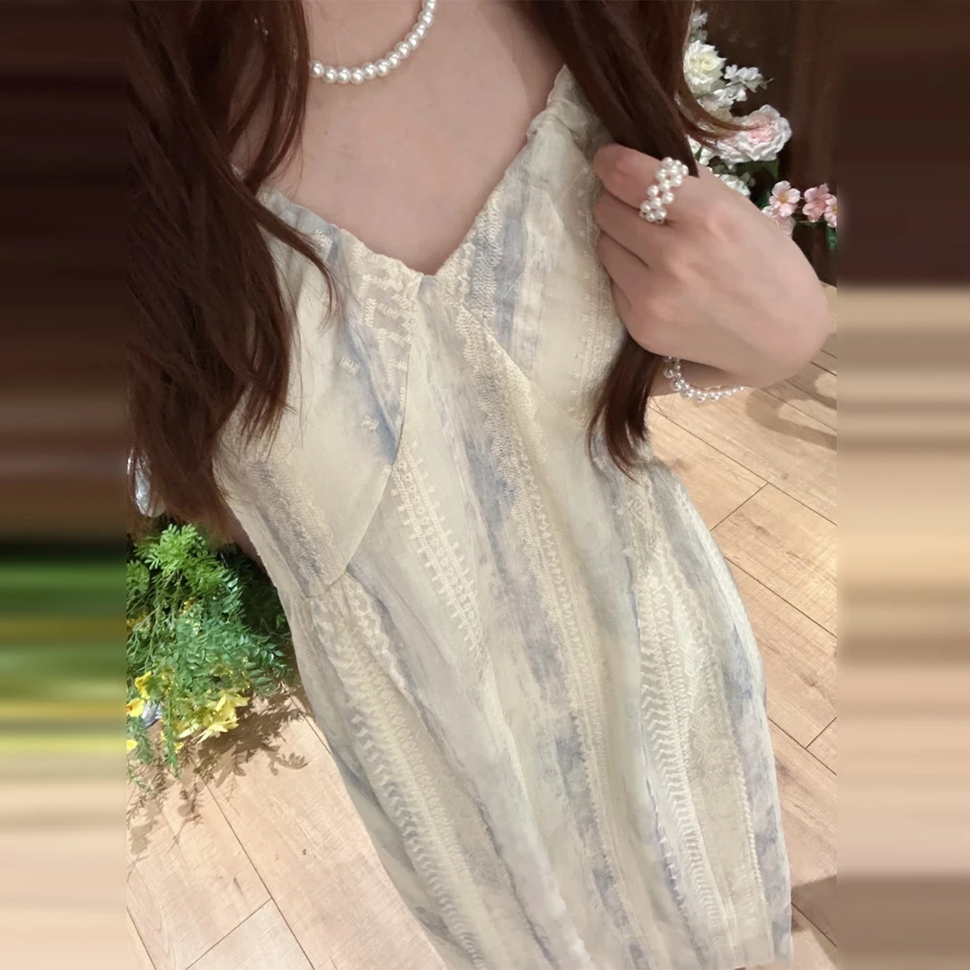 夏天巨好看v领吊带连衣裙子女装夏季2025新款海边度假小个子长裙
