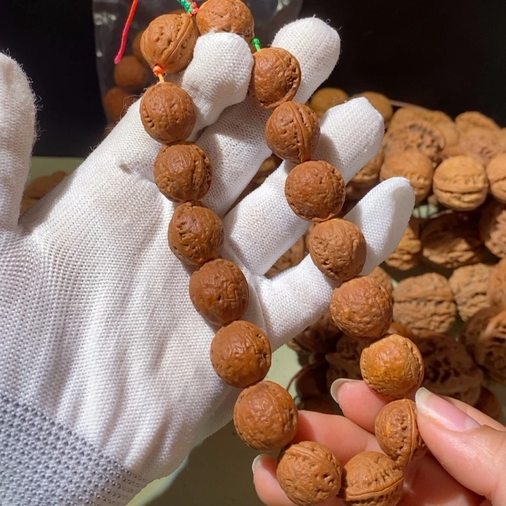 手串文玩核桃……36
