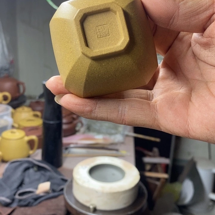 紫砂茶杯茶****?段泥八方杯容量65-70cc