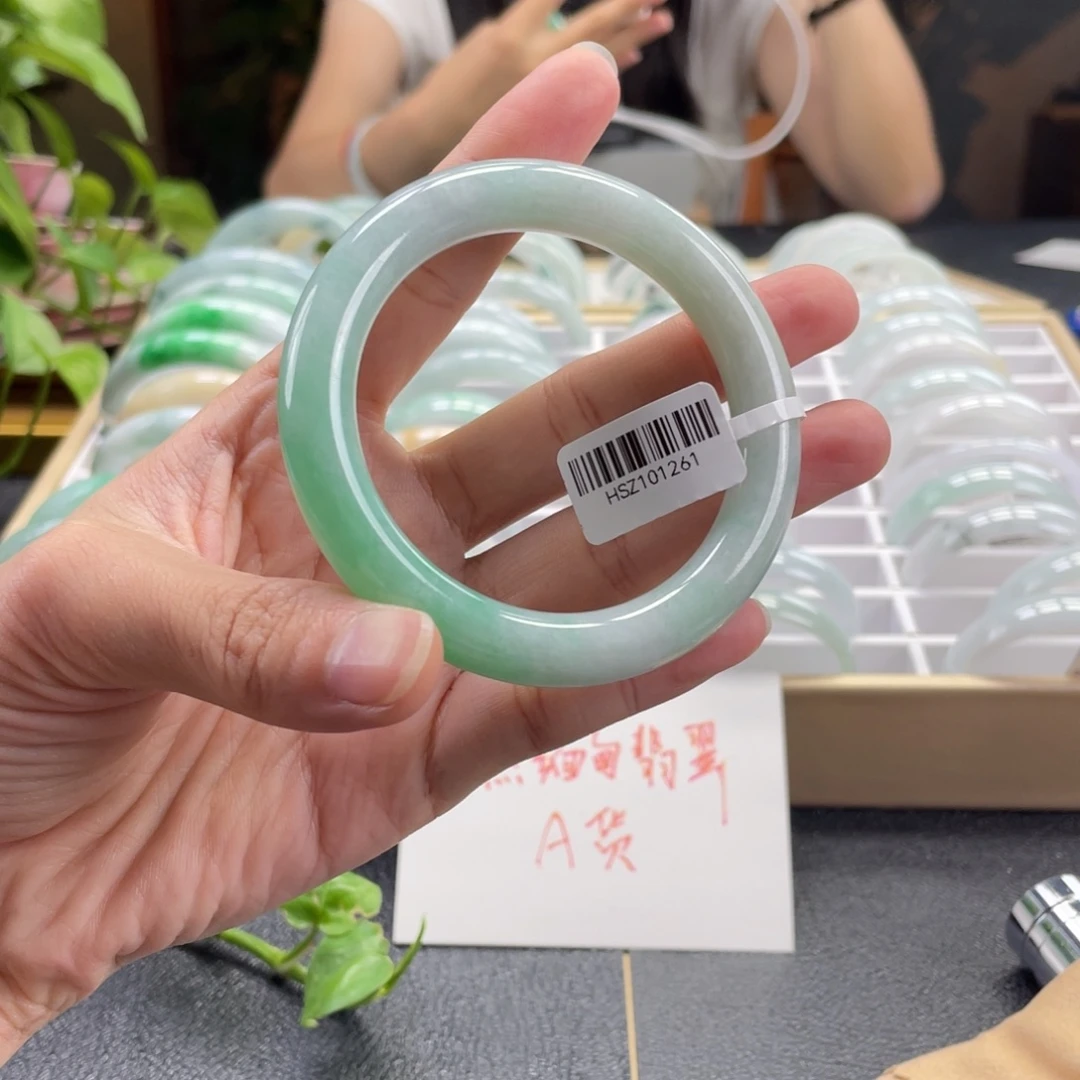 未镶嵌手镯翡翠53.8圆条有瑕