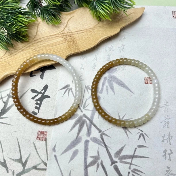 R66和田玉糖料渐变直切手串6*3mm+多样性发其一